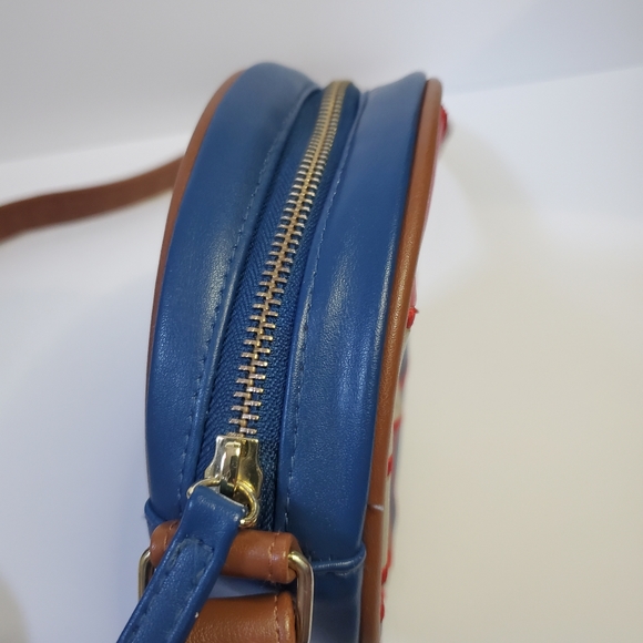 Disney Captain Marvel Circle Crossbody Bag - Picture 3 of 5